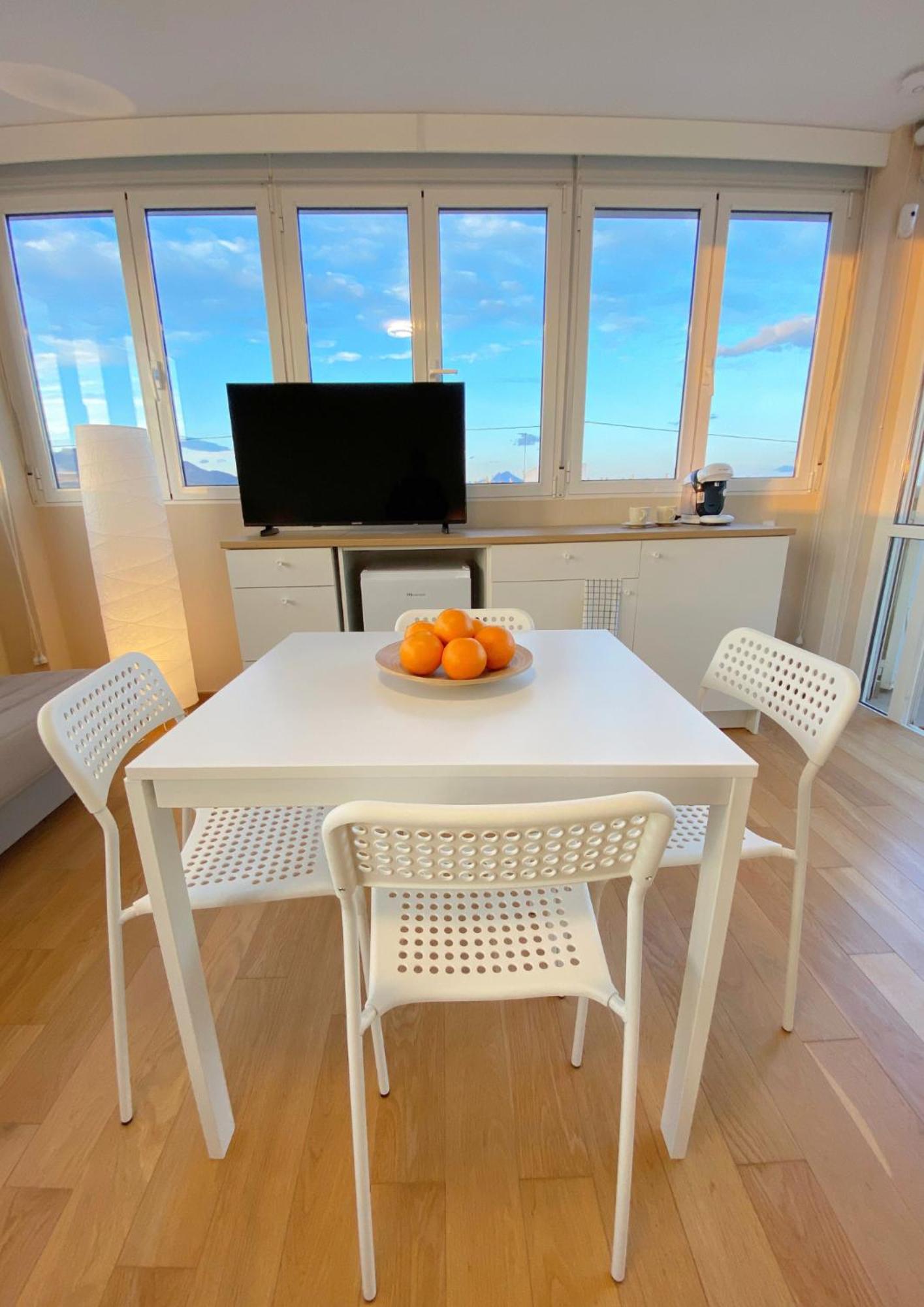 Modern Flat Close To Beach Кампелло Экстерьер фото
